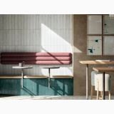 Faianta tip Brick - Progetto PO 10 Talco Brick 7.5x40 cm – ambient comercial, cafenea cu banca capitonata, placi verticale albe si teracota, pe perete