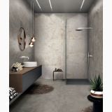 Gresie Atlantis Taupe Mat 120x120 cm – ambient baie, baie moderna cu dus la vedere si mobilier lemn, pe pardoseala