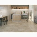 Gresie Origins Taupe Line 3D 60x120 cm – ambient bucatarie, bucatarie moderna cu insula lemn si pardoseala travertin