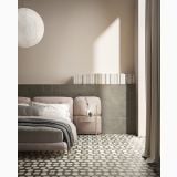 Gresie Terre Garzate Pepe Nero 20x20 cm – ambient dormitor, dormitor elegant cu pardoseala model geometric alb-negru
