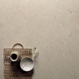 Gresie Poetry Stone Trani Beige 60x120 cm – placa gresie cu ulcior si castron pe rogojina