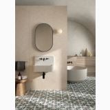 Gresie Poetry Stone Trani Beige 120x280 cm – ambient baie, baie eleganta cu cada rotunda si gresie decorativa, pe pardoseala