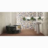 Gresie Terre Garzate Terra 20x20 cm – ambient baie, baie cu cada rotunda din marmura verde si perete geometric, pe pardoseala