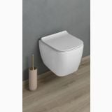 Set Vas WC Rimless Venise cu Kit rezervor WC Incastrat Viega – ambient baie, vas wc suspendat alb, perete gri, perie bronz
