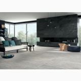 Gresie Stone Plan Vals Bianca 60x120 – ambient living, living modern cu canapea neagra si perete gresie negru, pe pardoseala