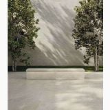 Gresie Origins White Mat 80x80 cm – ambient exterior, terasa exterioara cu banca minimalista si copaci, pe pardoseala si perete
