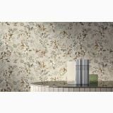 Gresie Deco Studio Wildflowers 60x120 cm – ambient living, perete cu placi florale, masuta rotunda cu carti