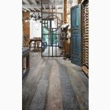 Gresie Blendart MixCraft 30x120 cm – ambient living, living industrial cu pardoseala din lemn si usi vintage