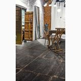 Gresie Blendart Dark 15x120 cm – ambient living, living industrial cu masa lemn si pardoseala gresie inchisa