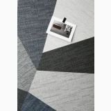 Gresie Digitalart Denim 60x120 cm – detaliu, model geometric gri cu polaroid deasupra