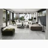 Gresie Akoya Silver Lucios 7.3 x 29.6 cm – ambient living, living modern cu canapea gri si gresie lucioasa alba, pe pardoseala