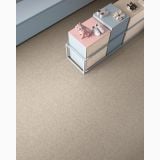 Gresie Fineart Pearl 60x60 cm – ambient comercial, pardoseala gresie in showroom cu cutii de pantofi expuse