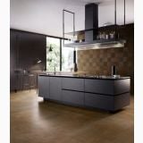 Gresie Oxidart Black 60x60 cm – ambient bucatarie, bucatarie moderna cu insula neagra si pardoseala gresie