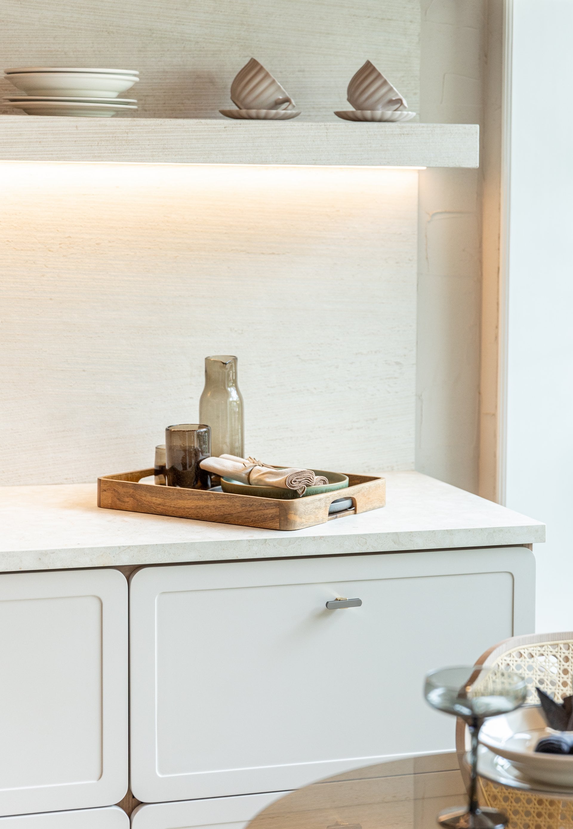 Bucătărie minimalistă cu accente calde | Inspirație Bucătărie Modern