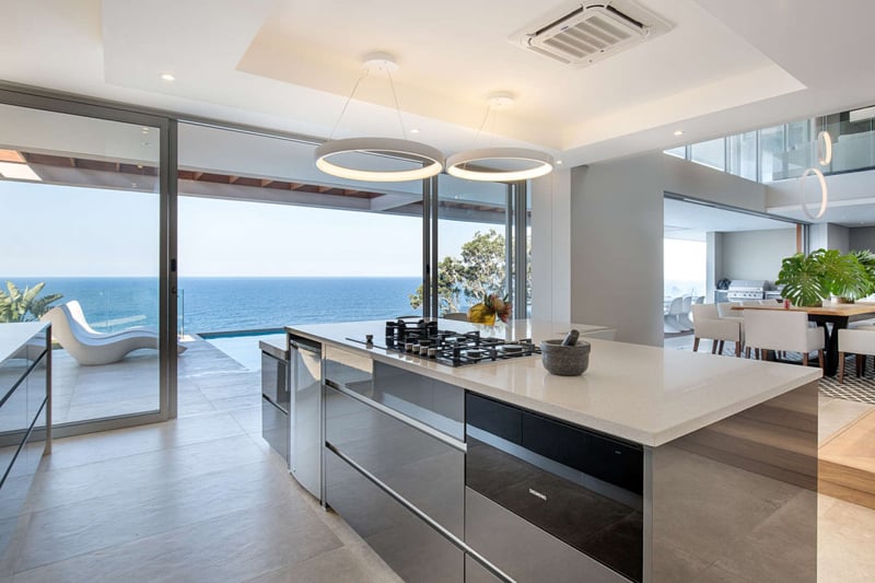 Bucătărie deschisă spre orizont | Inspirație Bucătărie Modern