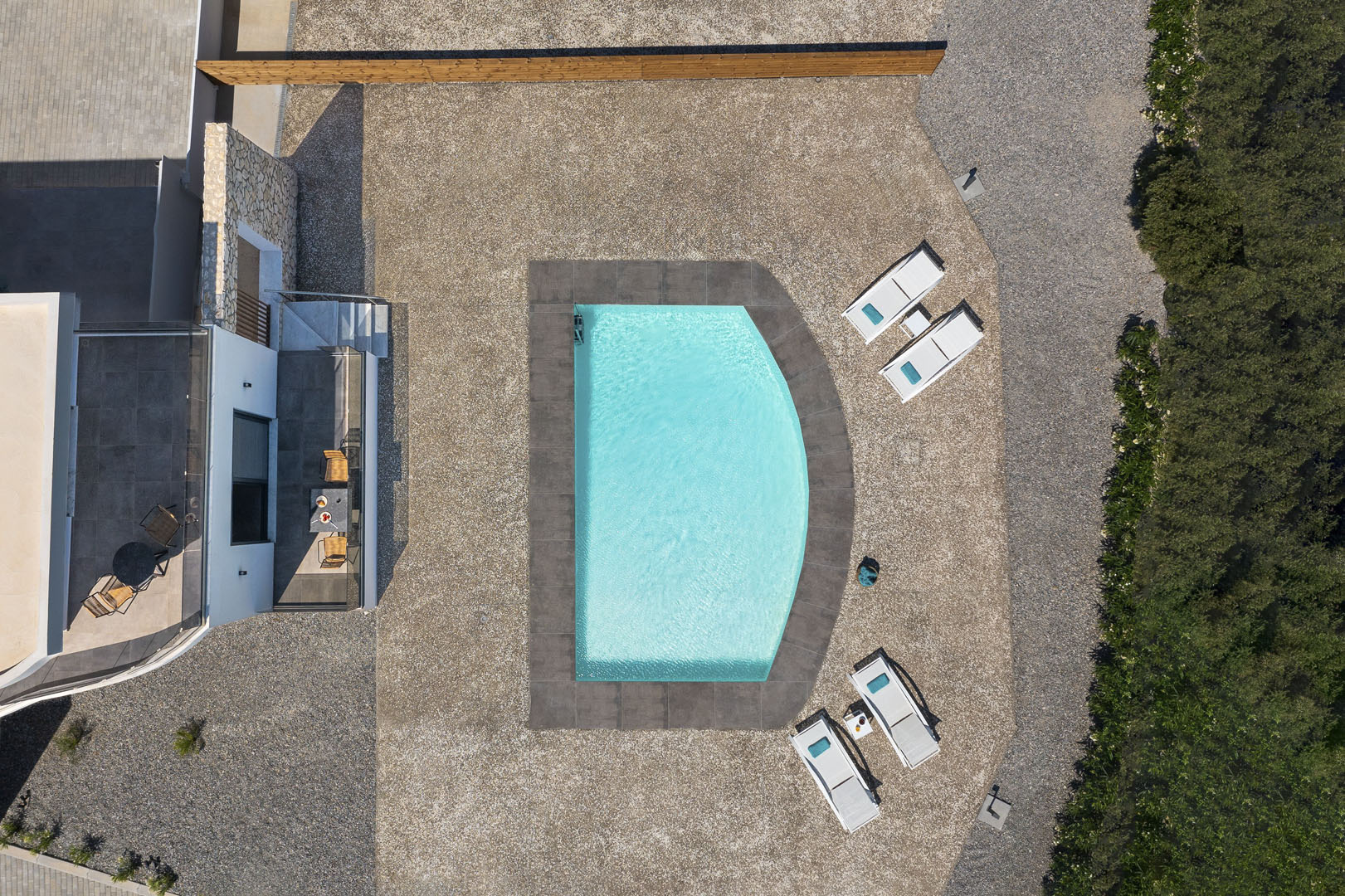 Piscină privată la lumina soarelui | Inspirație Terasă Mediteranean