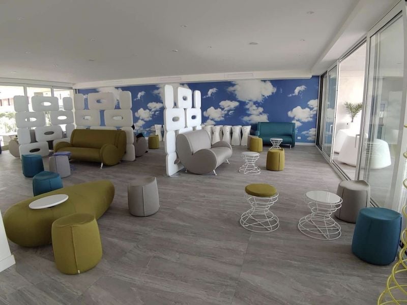 Hol de așteptare ludic și modern | Inspirație Living Luxe