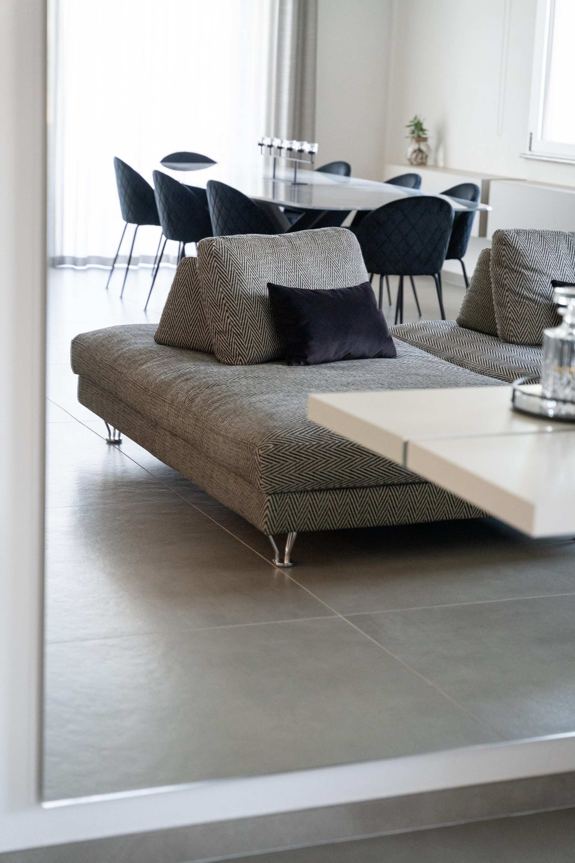 Living minimalist cu accente urbane | Inspirație Living Modern
