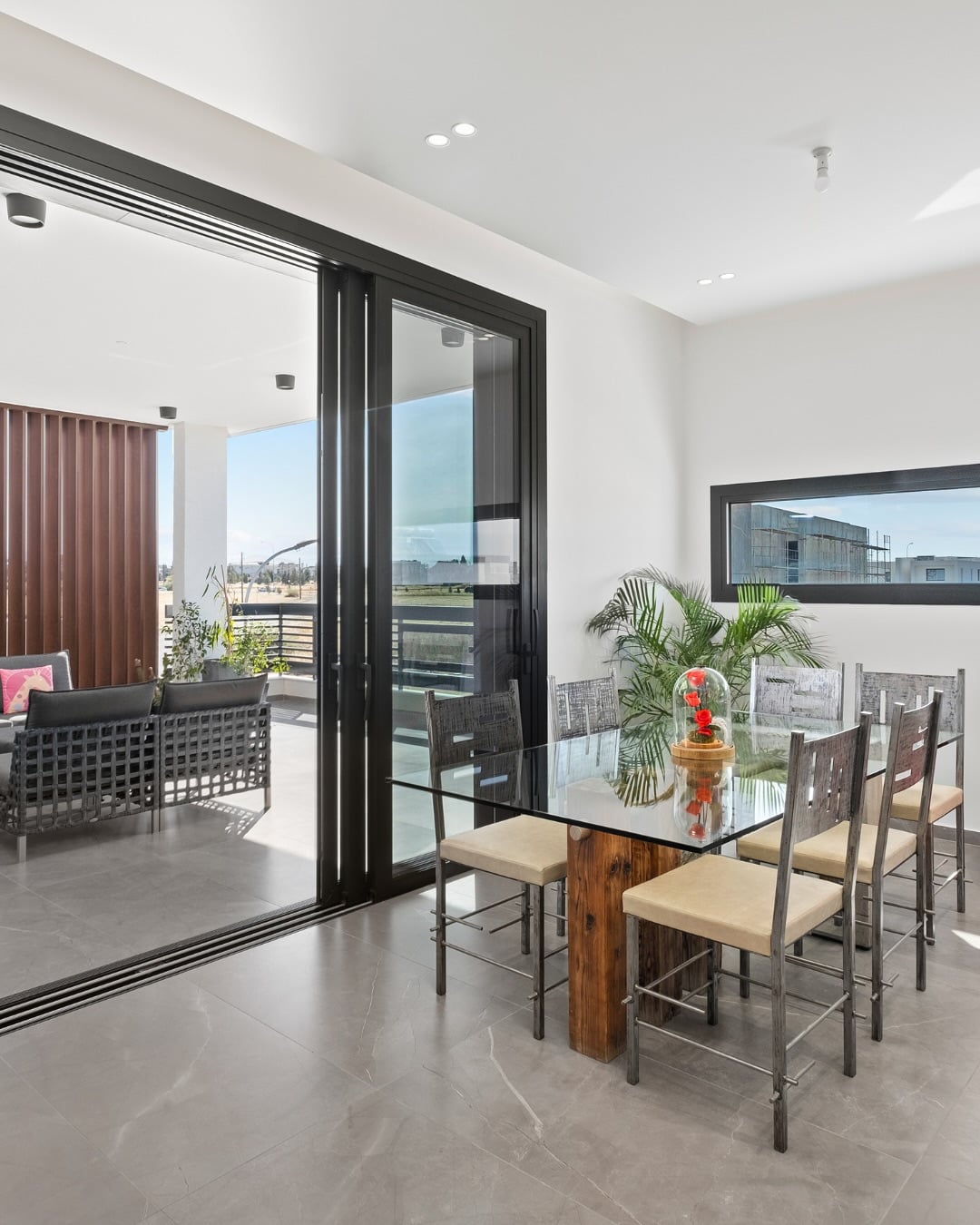 Dining modern cu accente rustice | Inspirație Living Luxe