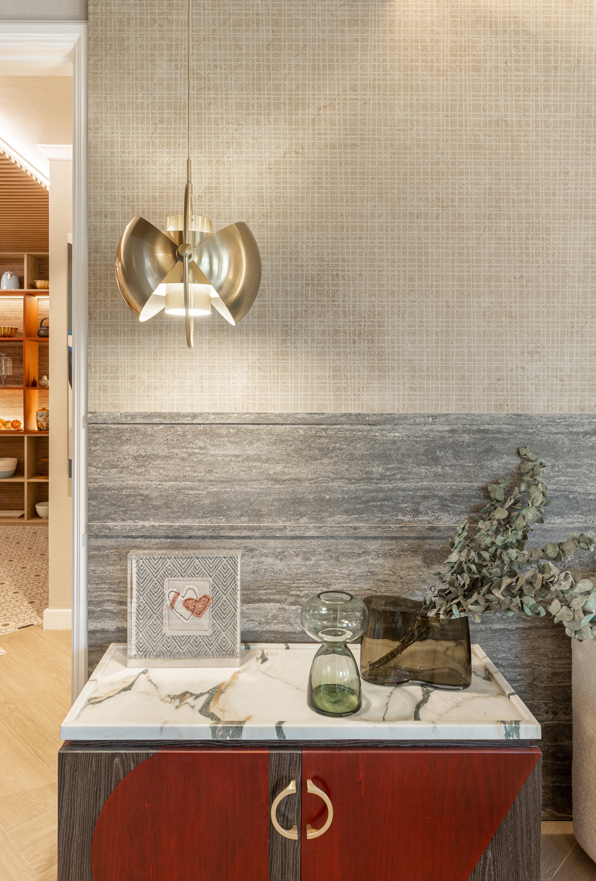 Hol primitor cu accente calde | Inspirație Hol Modern