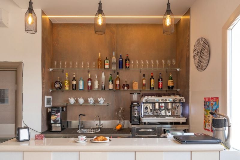 Bar urban cu accente calde | Inspirație Living Industrial