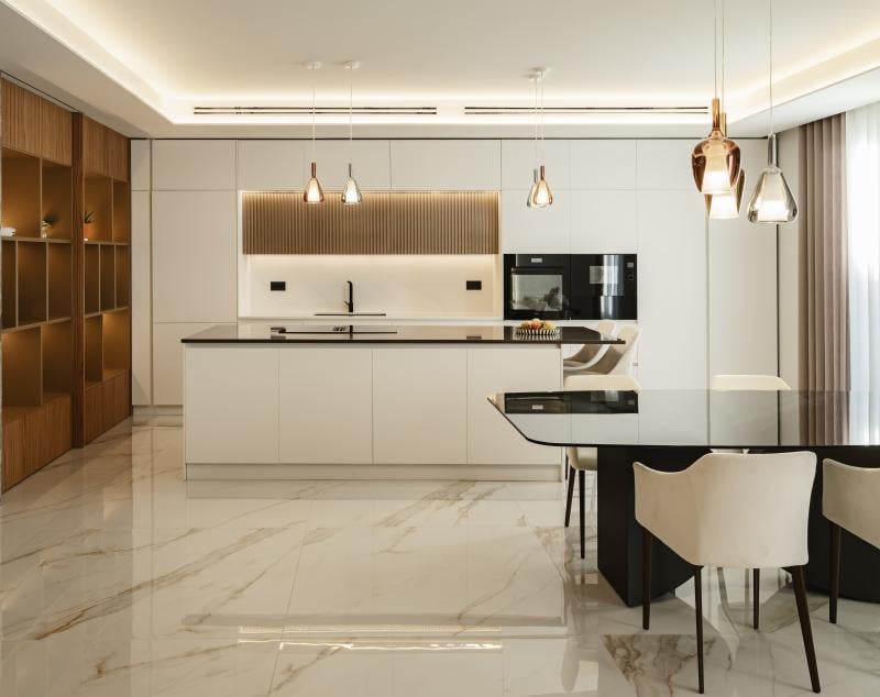 Bucătărie modernă cu note calde | Inspirație Bucătărie Luxe