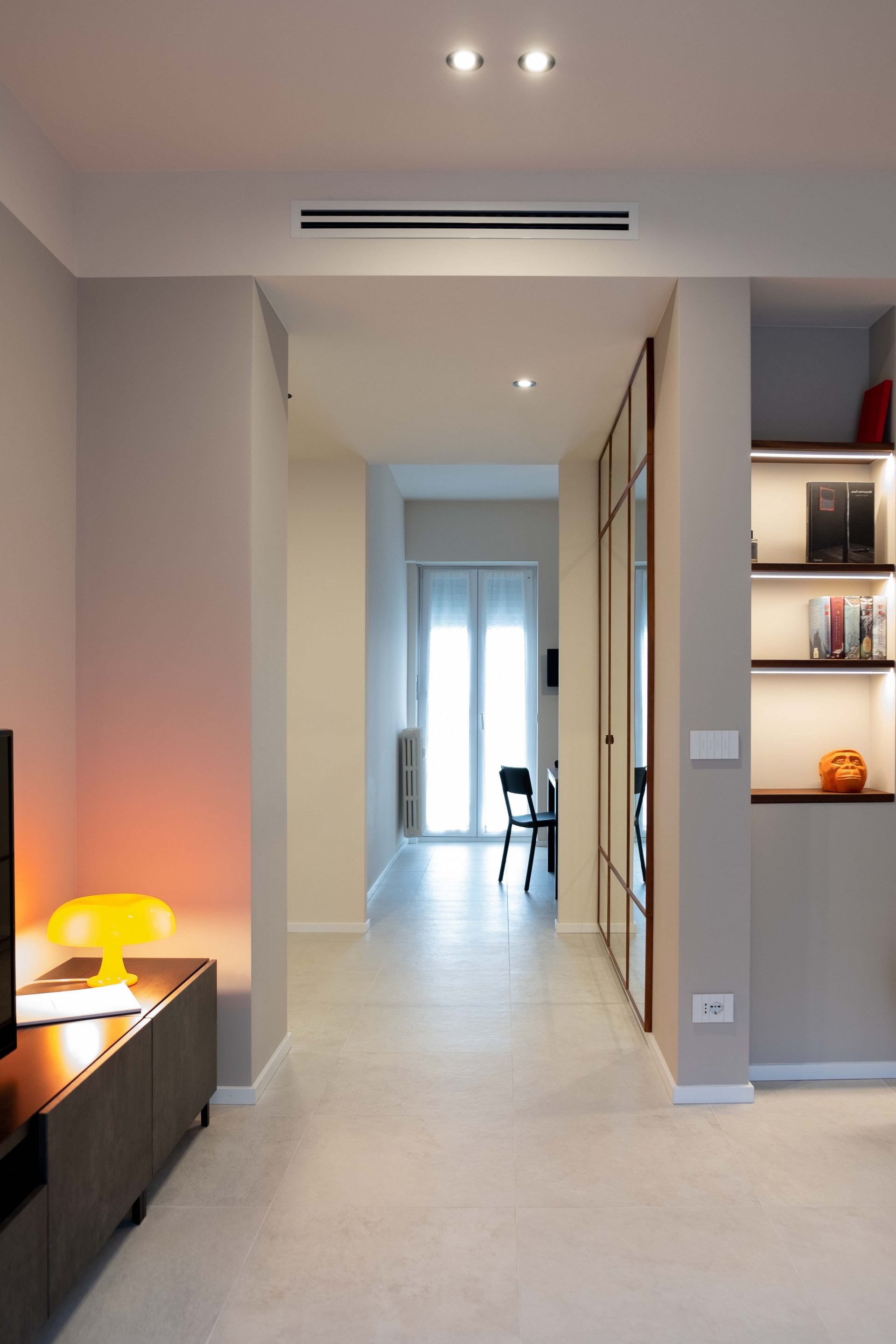Hol luminos cu accente calde | Inspirație Hol Modern