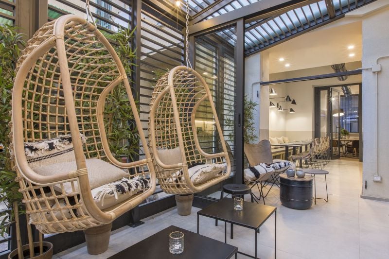 Terasă urbană cu vibrații calde | Inspirație Terasă Modern
