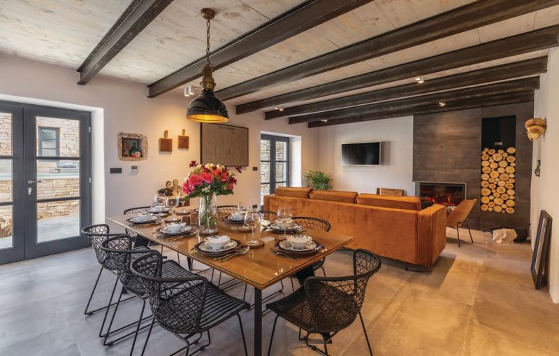 Living mediteranean cu accente urbane | Inspirație Living Modern