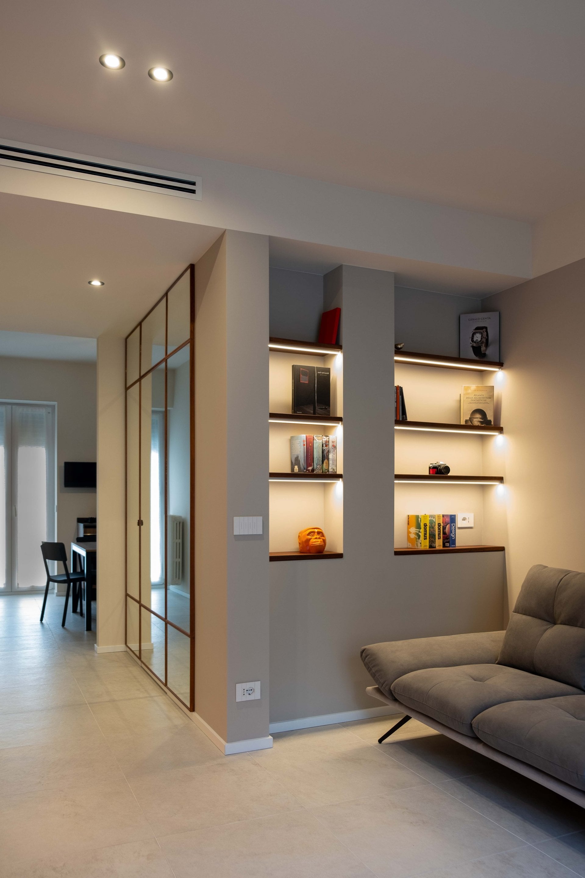 Living minimalist cu accente calde | Inspirație Living Modern