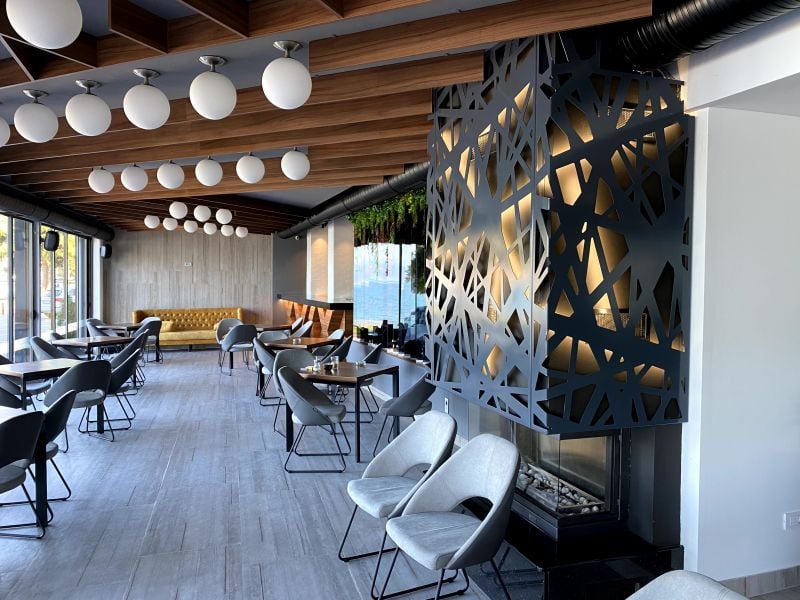 Lounge modern cu accente calde | Inspirație Living Industrial