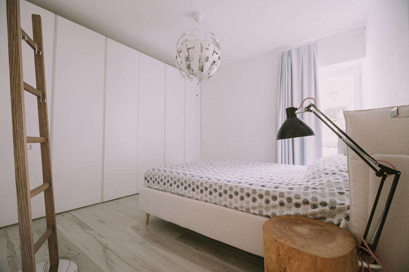 Dormitor luminos cu accente naturale | Inspirație Dormitor Luxe