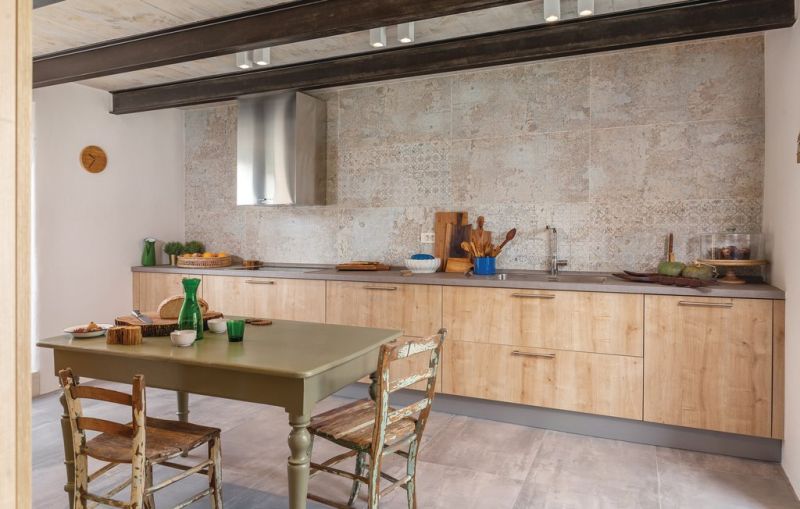 Bucătărie rustică cu accente moderne | Inspirație Bucătărie Modern