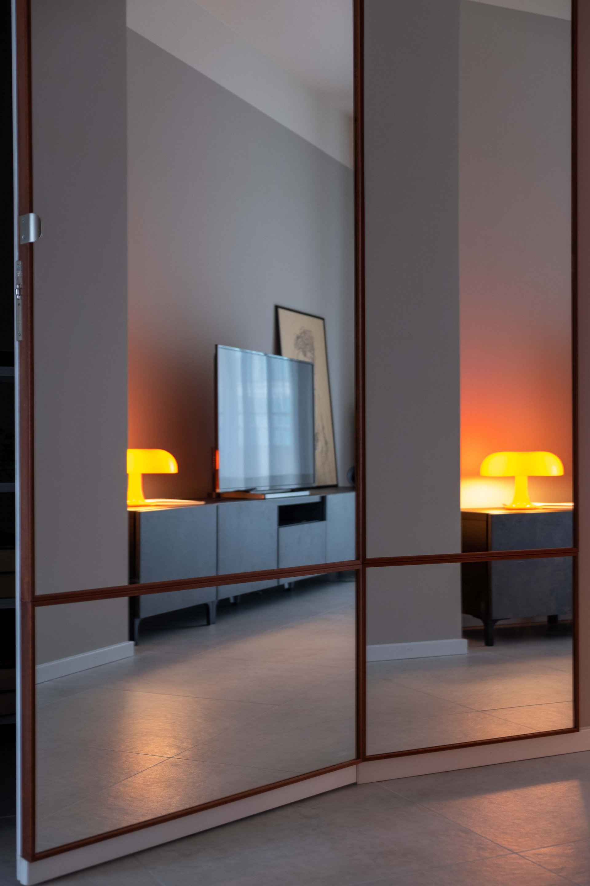 Living modern cu accente calde | Inspirație Living Modern