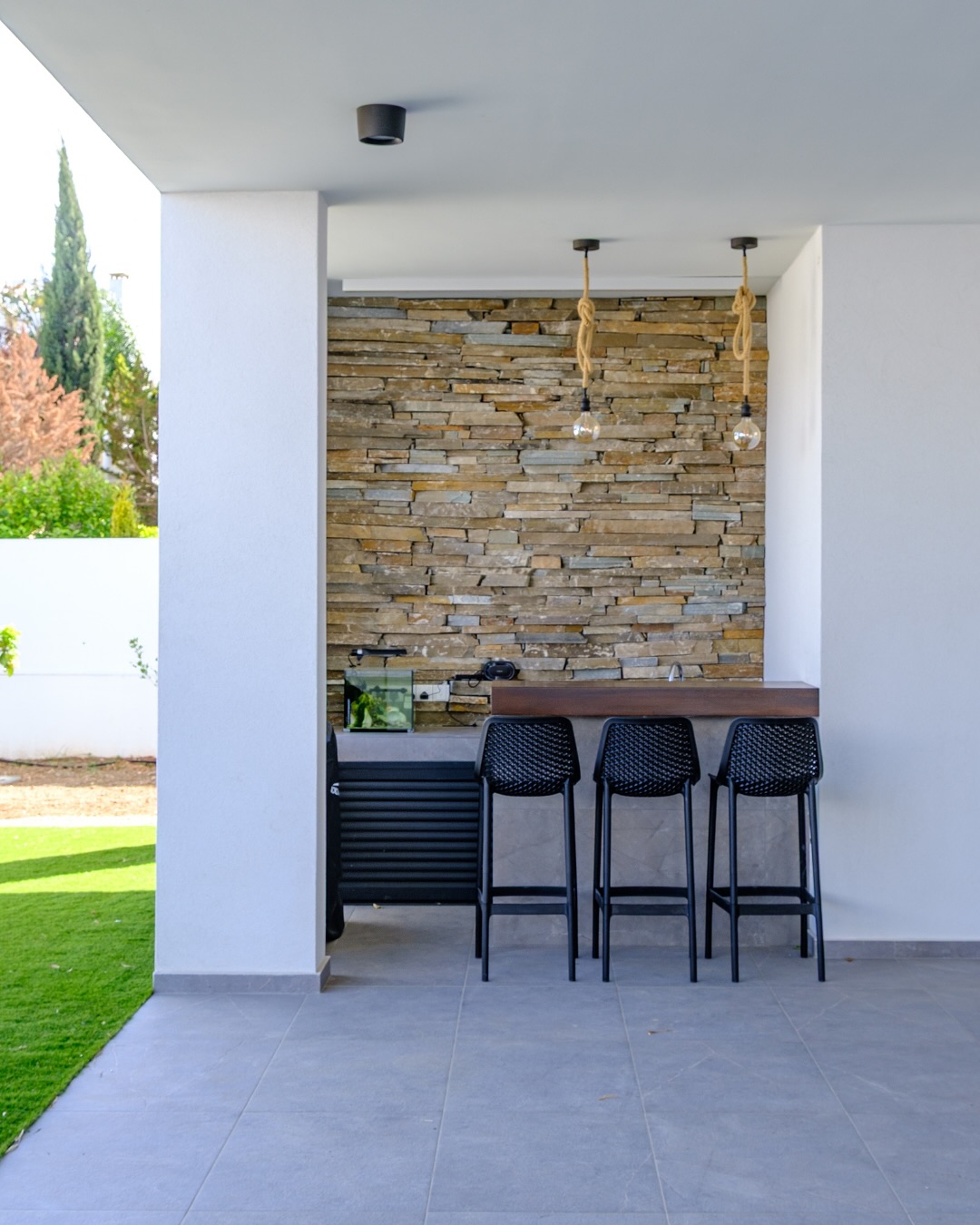 Bar exterior cu piatră naturală | Inspirație Terasă Luxe