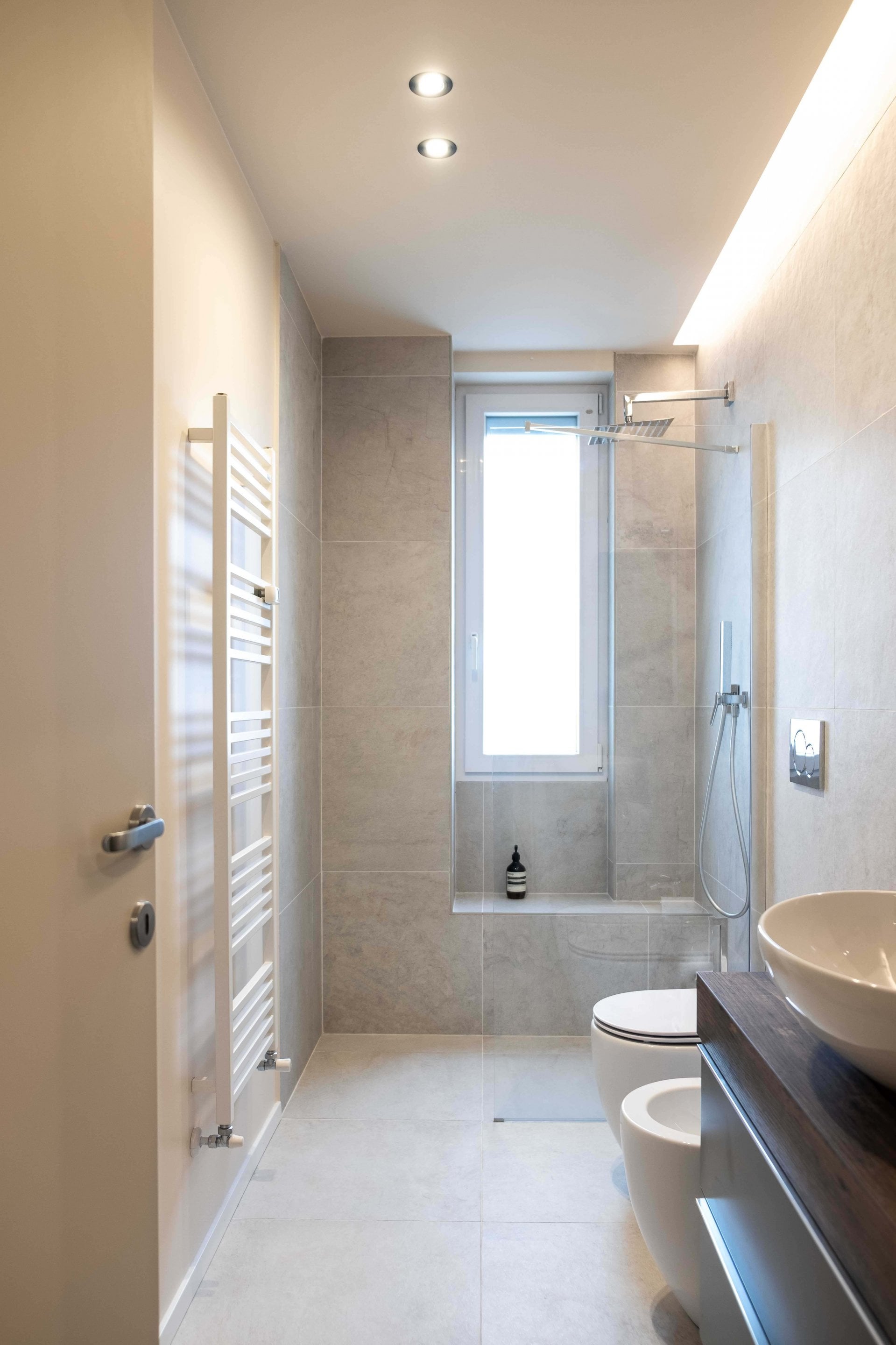 Baie modernă în tonuri reci | Inspirație Baie Modern