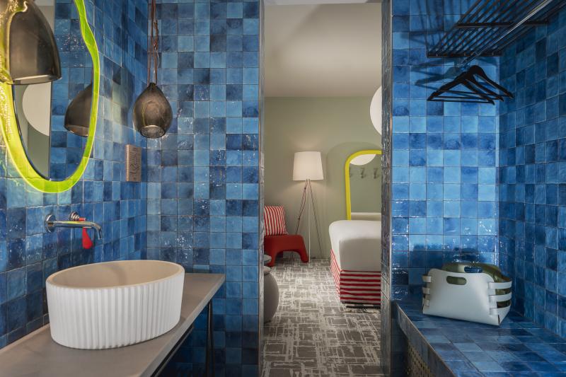 Baie eclectic-urbană în albastru | Inspirație Baie Modern