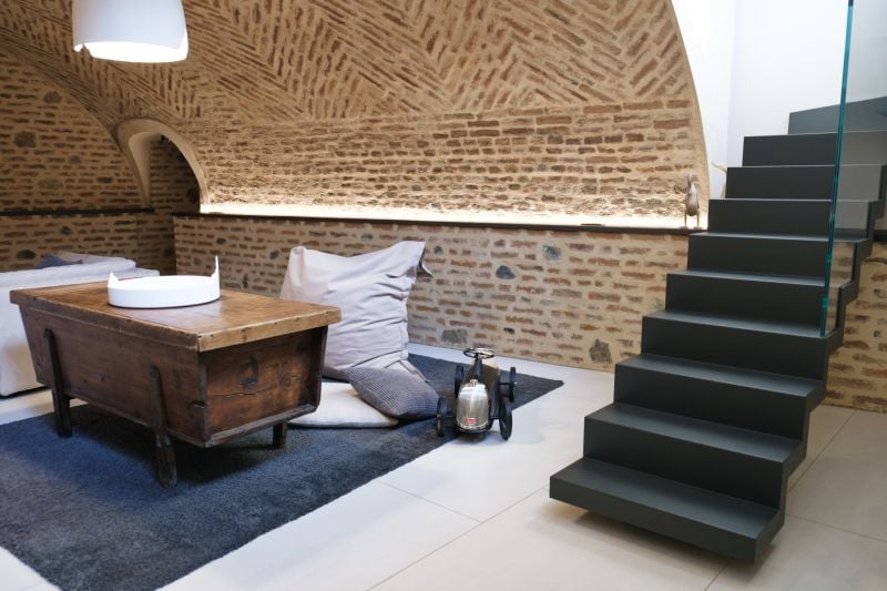 Living rustic-contemporan cu boltă cărămidă | Inspirație Living Modern