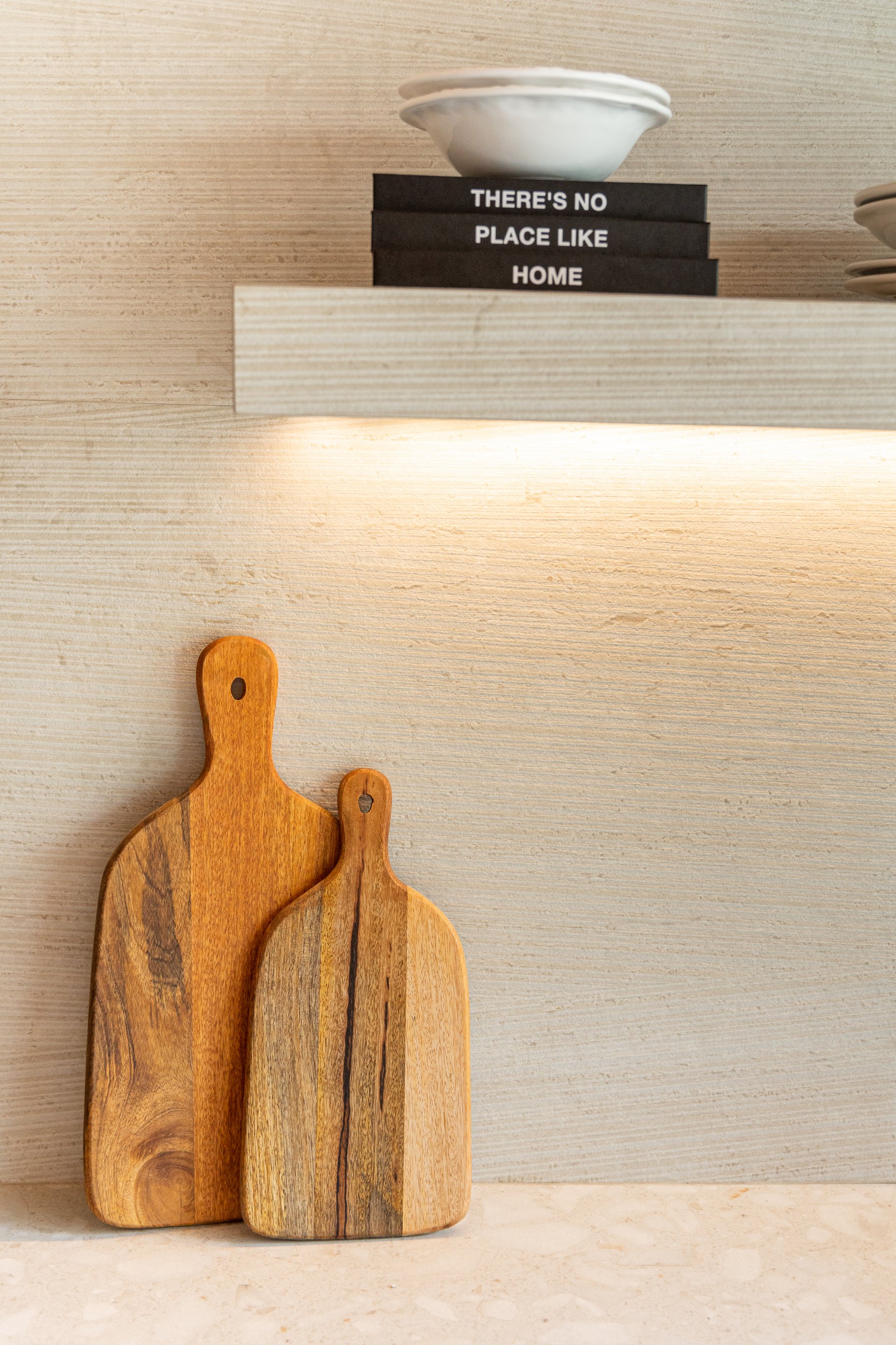 Bucătărie luminoasă cu accente calde | Inspirație Bucătărie Modern