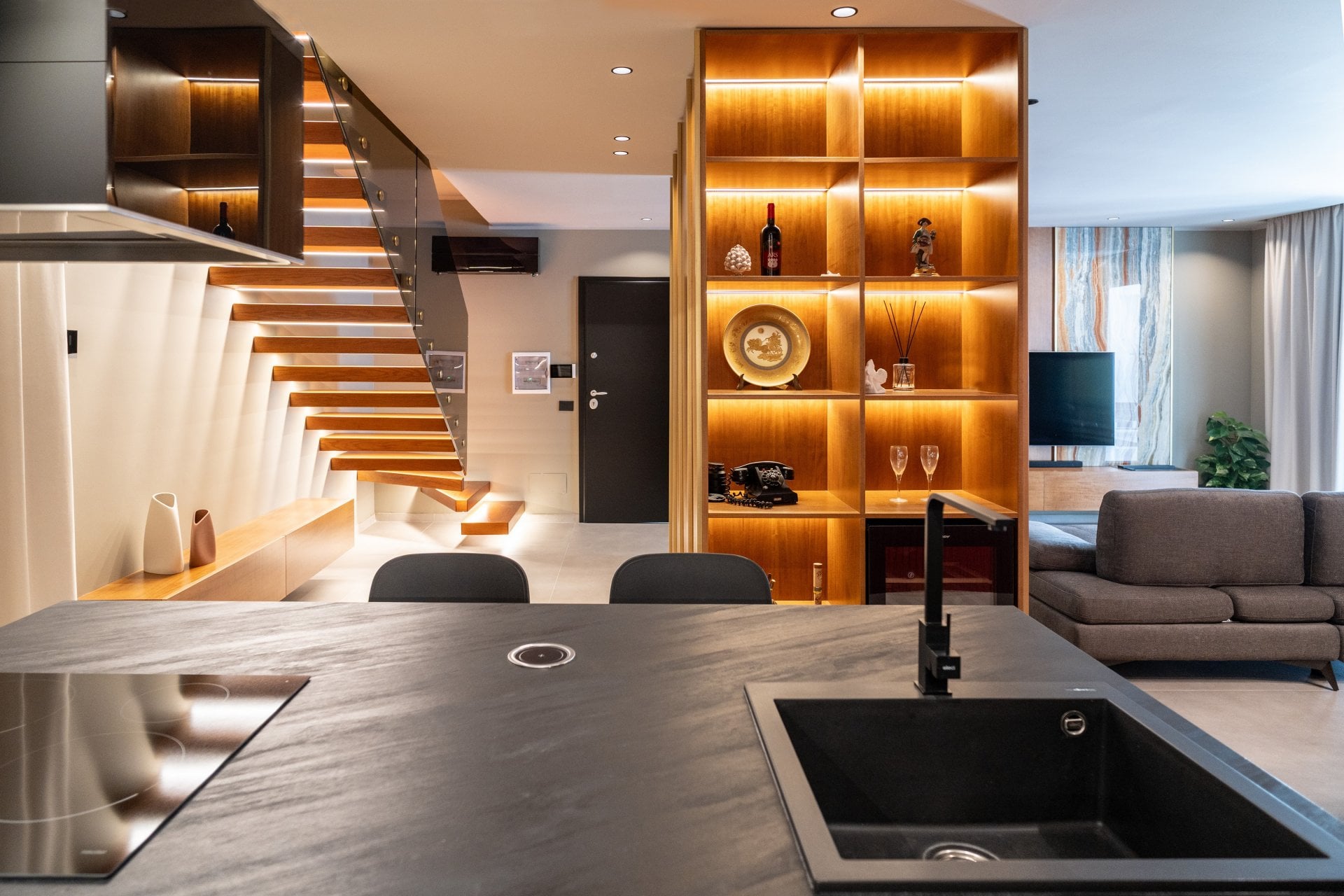 Living modern cu accente calde | Inspirație Living Luxe