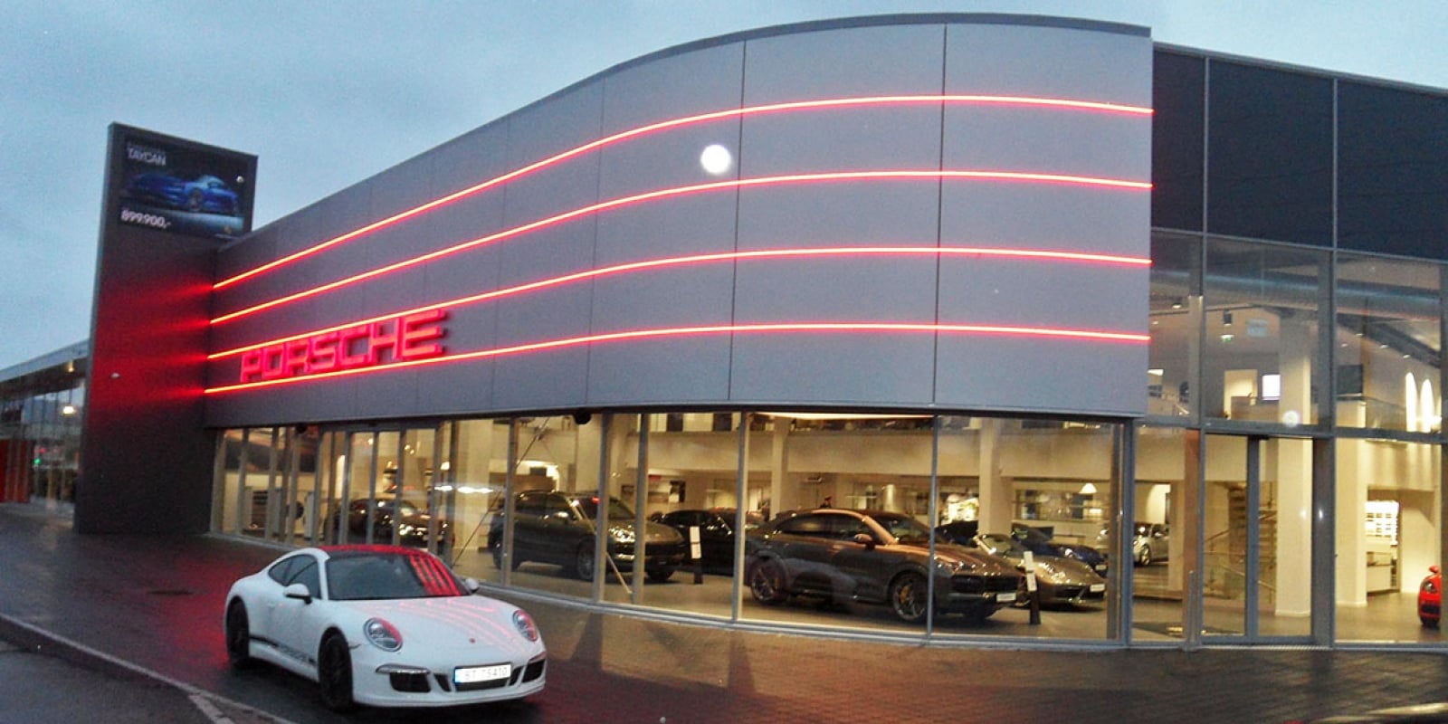 Porsche | Inspirație Hol Modern