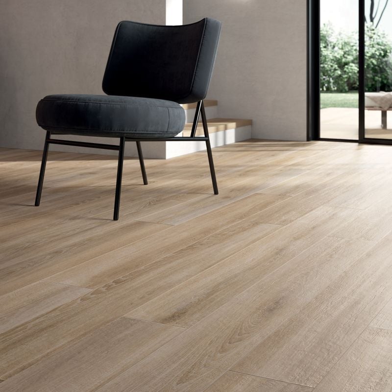 Hol luminos cu lemn deschis | Inspirație Baie Rustic