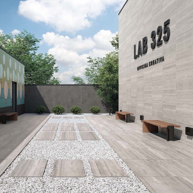 Curte urbană cu accente naturale | Inspirație Baie Minimalist