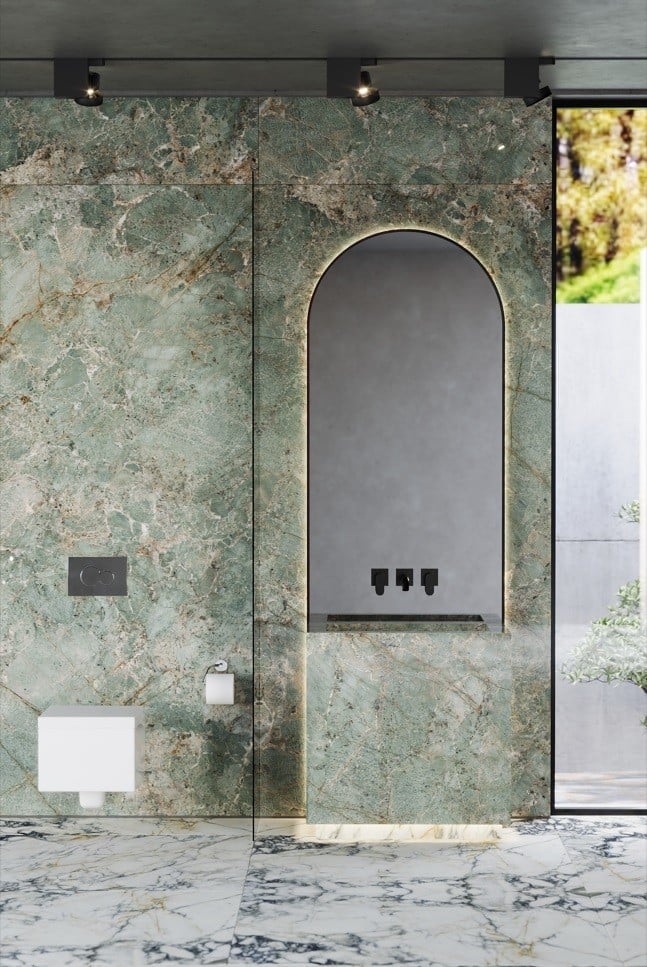 Baie modernă cu accente marmorate verzi | Inspirație Baie Modern