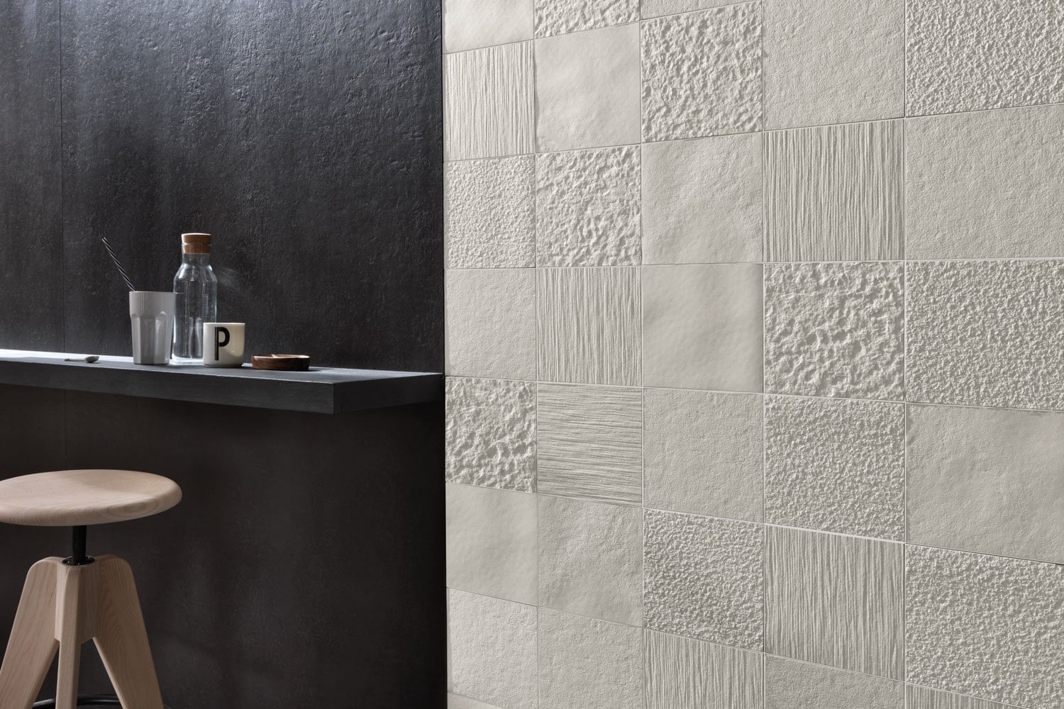 Baie modernă cu texturi diverse | Inspirație Baie Industrial