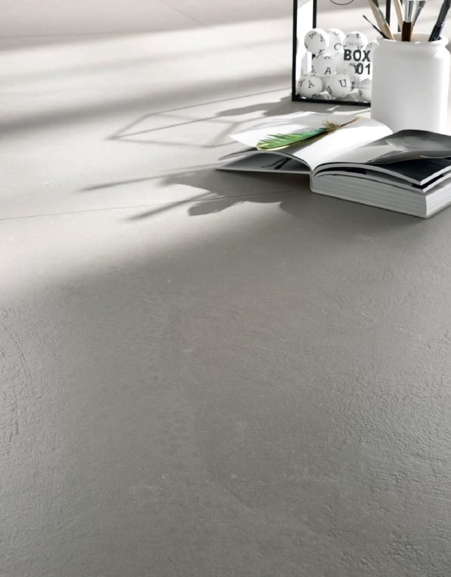 Minimalism urban cu lumină filtrată | Inspirație Baie Modern