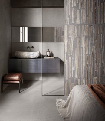 Baie spațioasă cu accente naturale | Inspirație Baie Industrial