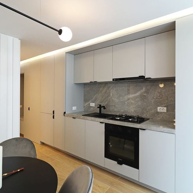 Bucătărie urbană în tonuri reci | Inspirație Bucătărie Luxe
