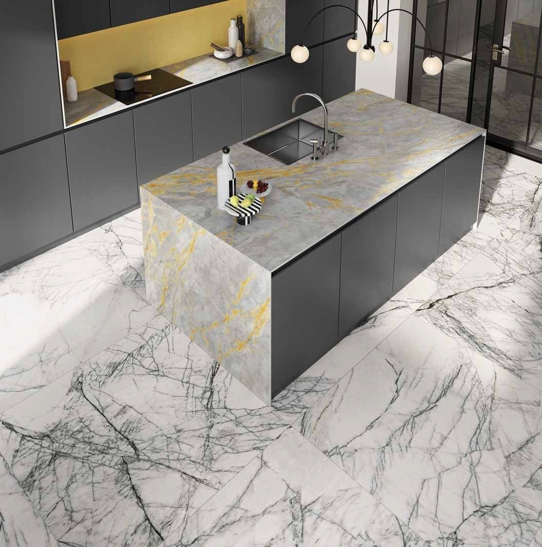 Bucătărie urbană cu accente aurii | Inspirație Baie Modern