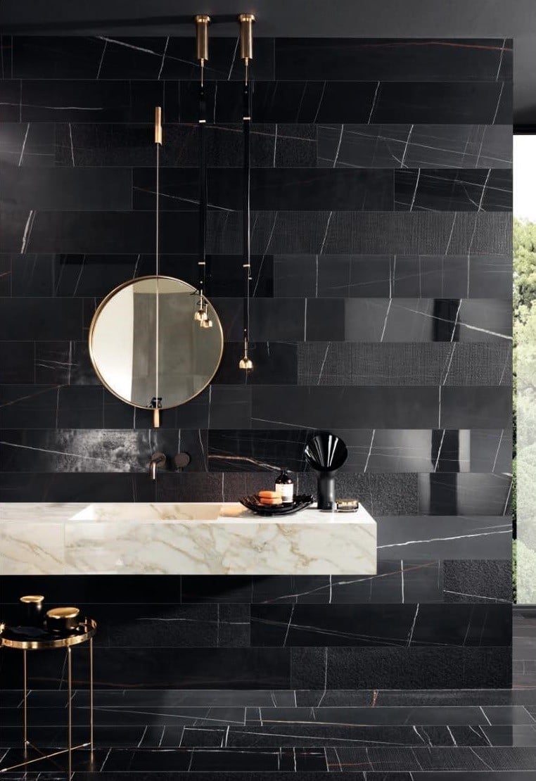 Baie dramatică în marmură neagră | Inspirație Baie Modern